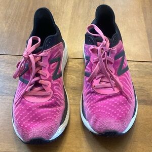 New Balance 4.5 girls running shoe